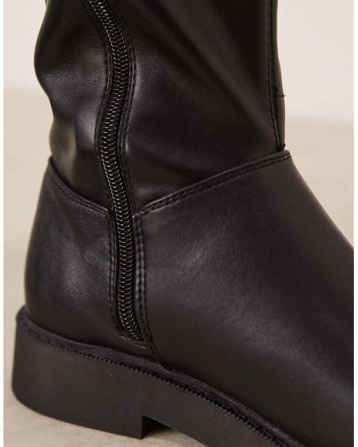 Botas Negras Elásticas De Estilo Ecuestre De Poliuretano De New Look de color Natural