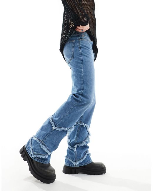 Jeans a zampa medio con bordi grezzi di ASOS in Blue da Uomo