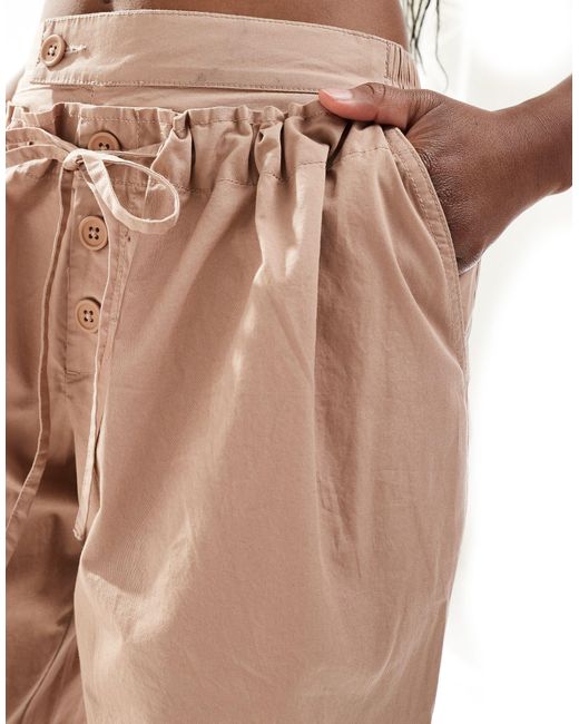 Pantaloni a gamba dritta color argilla con dettagli a doppio strato di ASOS in White