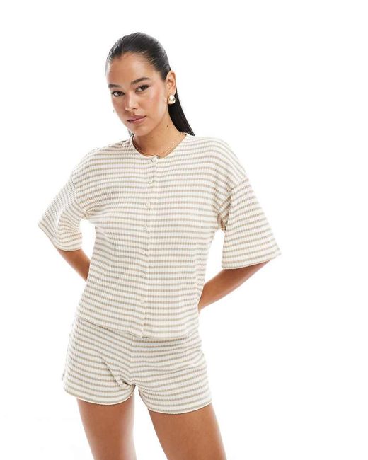 Top Oversize Con Bottoni E Design Cut And Sew di ASOS in White