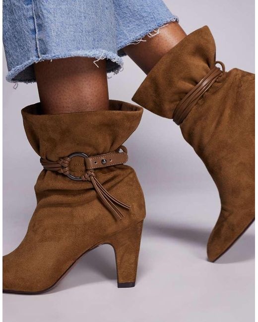 Botines Color Topo De Tacón Con Diseño Fruncido De Antelina Emil De -Neutro ASOS de color Blue