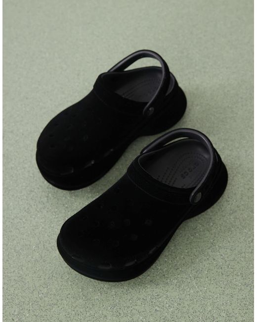 Bae - sabots en velours à semelle plateforme CROCSTM en coloris Black