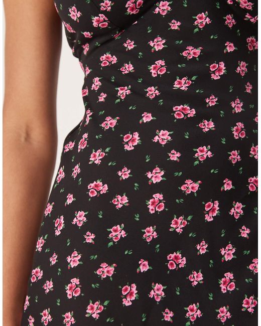 Robe nuisette longue à détail au dos et imprimé fleurs - et rose Vila en coloris Natural