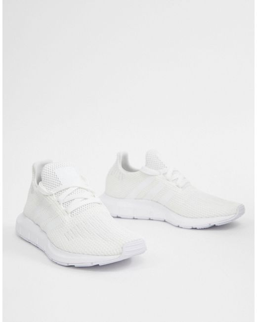 white swift run adidas