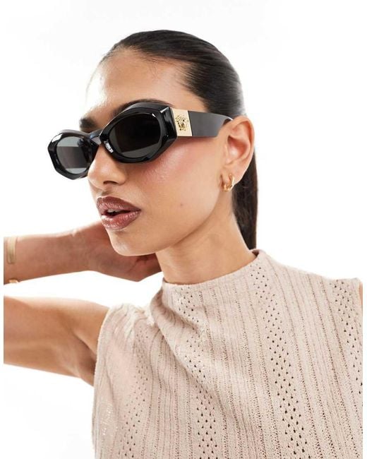 Occhiali Da Sole Slim Esagonali Neri E Color Oro di Versace in Marrone Lyst