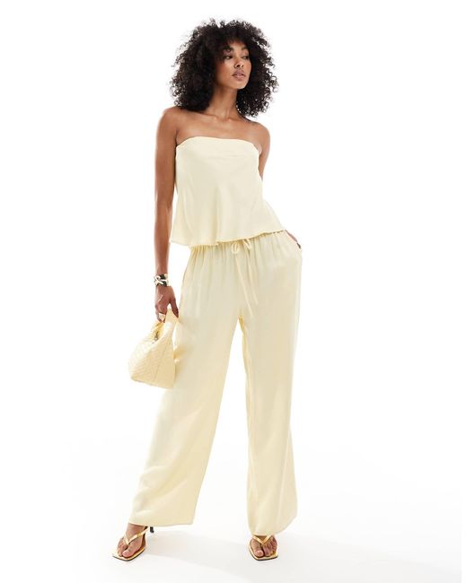 ASOS White – trägerloses longline-oberteil aus satin
