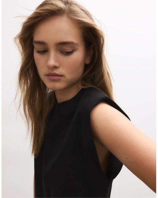 Stradivarius Black Basic T-Shirt With Padded Shoulders