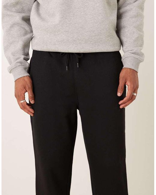 Joggers Negros Básicos De Pernera Recta De ASOS de hombre de color Black