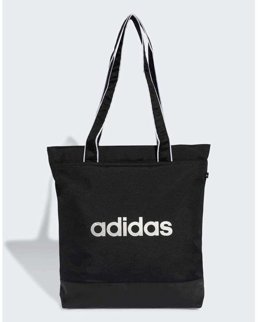 Essentials di Adidas Originals in Black