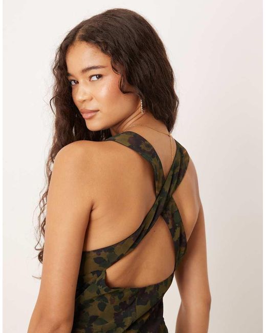 ASOS Maxi-Jurk Met Bandjes Aan De Achterkant En Ruches Aan De Zomen in het Green