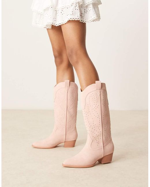 Stivali Al Ginocchio Western Crema Con Borchie di Glamorous in Pink
