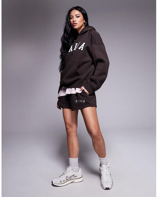 Felpa Oversize Con Cappuccio Cioccolato Con Logo Ricamato di Kaiia in Black