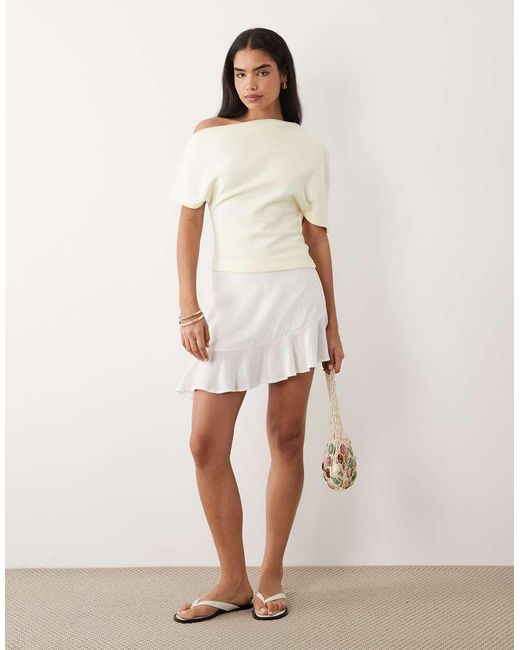 Gina Tricot Natural Soft Asymmetric Top