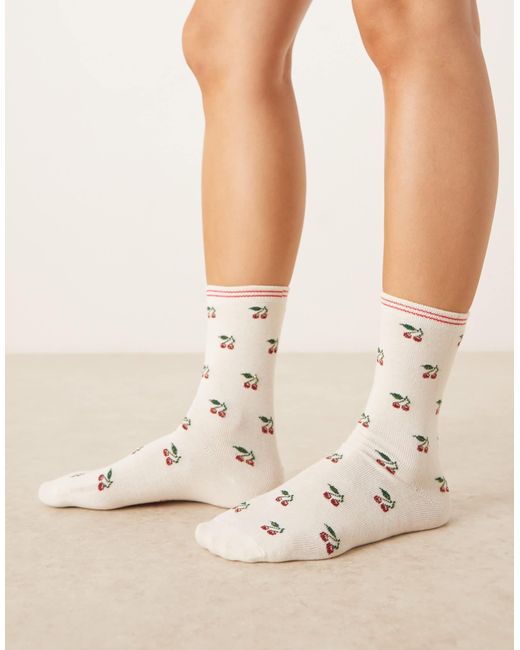 Chaussettes à imprimé cerises - crème Accessorize en coloris Natural