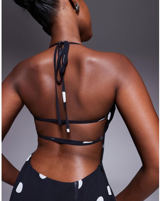 Murci Blue Exklusiv – gepunktetes, tief ausgeschnittenes neckholder-maxikleid