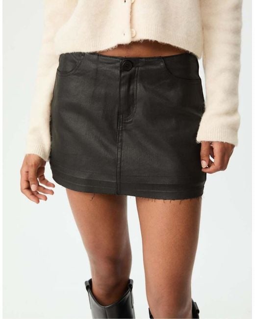 Stradivarius Gewaxte Mini Skort in het Black