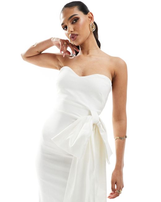 Exclusivité - robe bandeau longue avec nœud oversize Vesper en coloris White