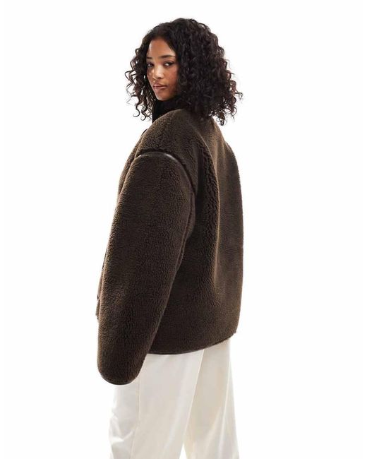 Chaqueta Marrón Con Cuello Alzado De Borreguito De -Blanco ASOS de color Black