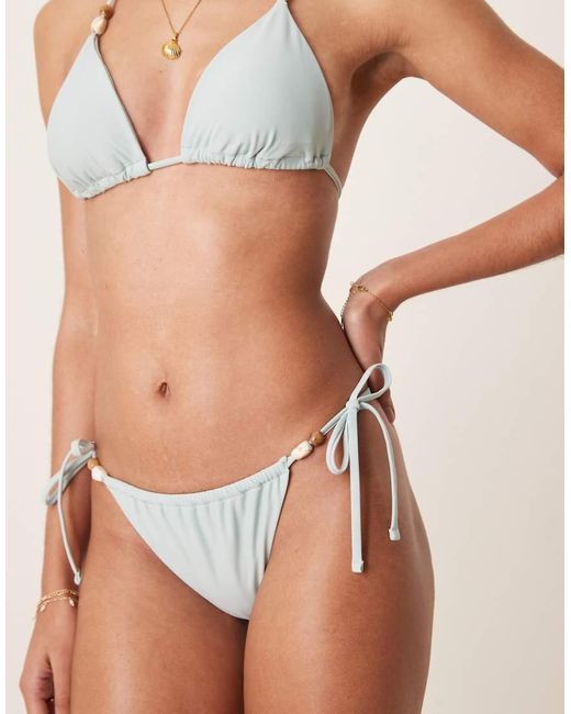 Slip Bikini Con Allacciatura Laterale E Perline di Abercrombie & Fitch in Natural