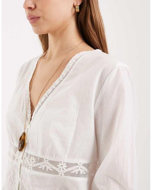 ONLY White V-neck Cropped Blouse With Floral Embroidery