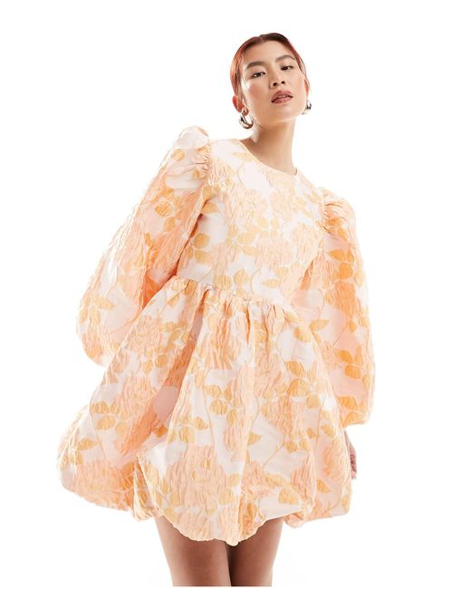 Cherish - robe courte en jacquard fleuri - pêche Sister Jane en coloris Orange