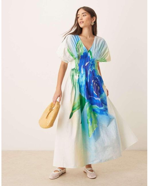 Vestito Midi A Maniche Corte Con Stampa Di Rosa Blu, Scollo A V E Pinces Fitte di ASOS in Blue
