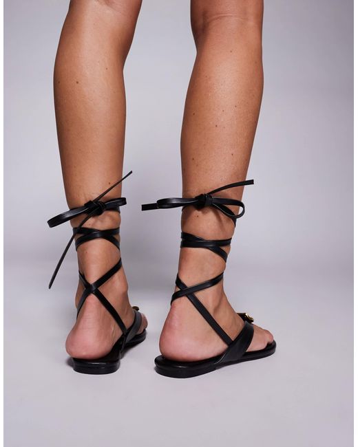 Public Desire Black – aelia – zehenstegsandalen