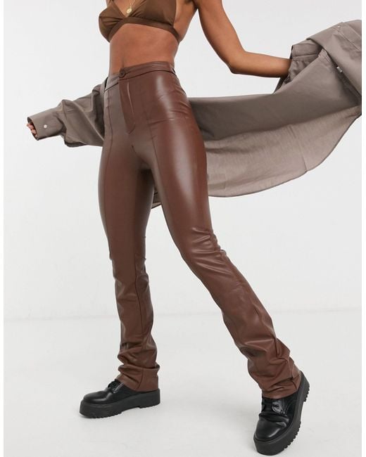 Pull&Bear – Ausgestellte Hose aus Kunstleder in Braun | Lyst AT