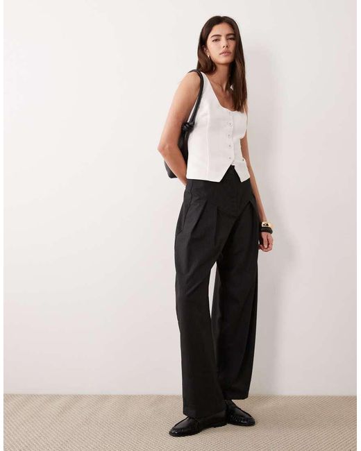 Abercrombie & Fitch White Round Neck Tailored Vest