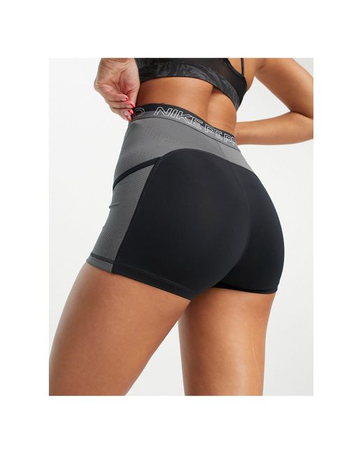 Nike Black Nike pro femme training – dri-fit – knapp geschnittene shorts