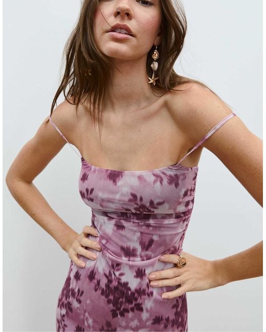 Robe mi-longue imprimée en tulle Stradivarius en coloris Pink