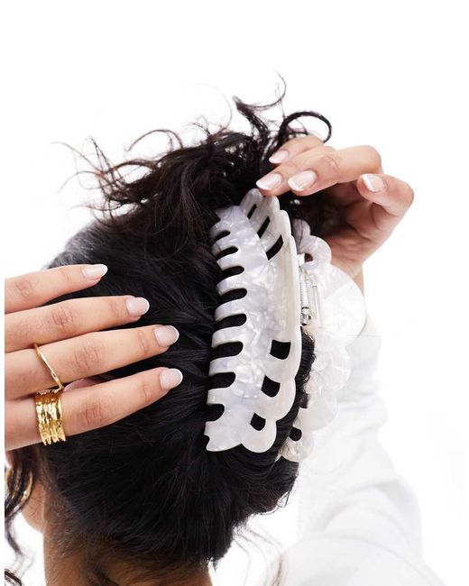 Pinza Per Capelli Da Sposa Bianca Marmorizzata di SUI AVA in White