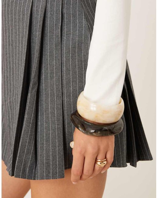 Vestido De Sastre Corto Gris Con Raya Diplomática Y Bajo De Tablas De ASOS de color Gray