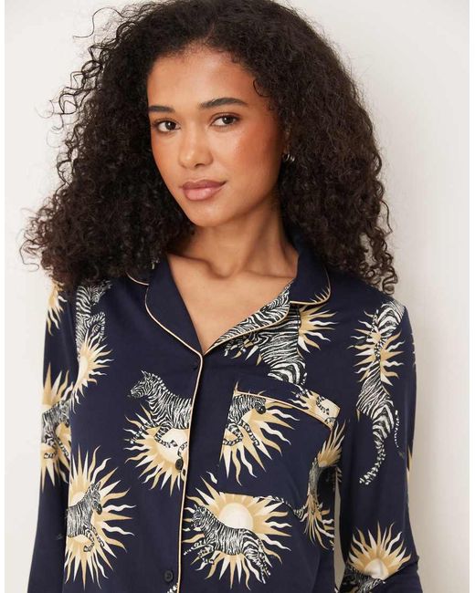 Chelsea Peers Natural Poly Long Sleeve Revere Pyjama Set