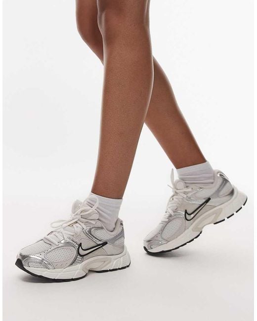 Nike White V5 Rnr Sneakers