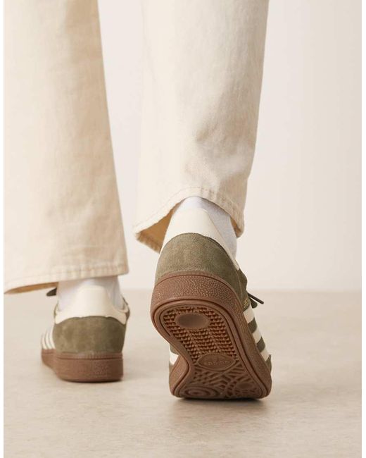 Zapatillas De Deporte Verde Oliva Y Color Crema Con Suela De Goma Handball Spezial De Adidas Originals de color Natural