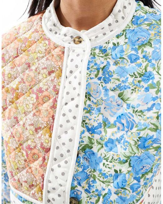 Chaqueta Acolchada Con Estampado Floral Tipo Patchwork De ONLY de color Blue