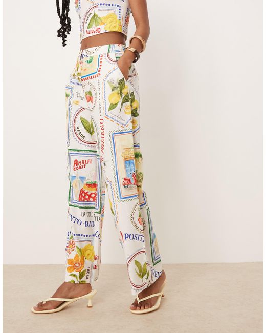 Pantalon d'ensemble à imprimé carte postale Forever New en coloris Natural
