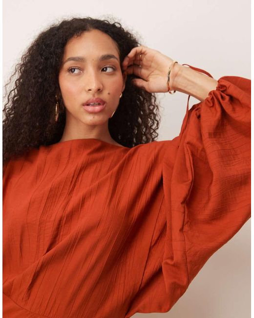 ASOS Maxi-Jurk Met Blousonmouwen, Ingestopte En Gestrikt Details in het Red