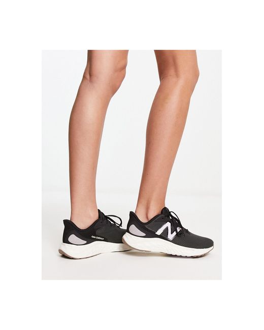 Running fresh foam arishi v4 - sneakers nere e bianche di New Balance in White