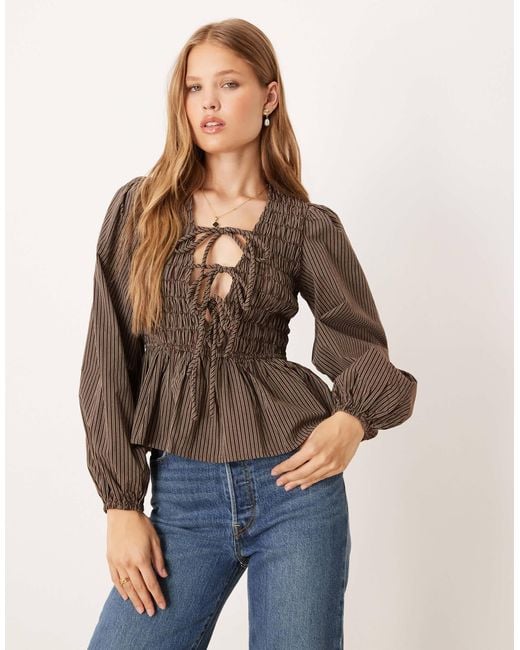 Glamorous Brown – langärmlige, gesmokte bluse