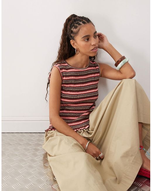 Monki Natural – ärmelloses, gesmoktes hänger-tanktop