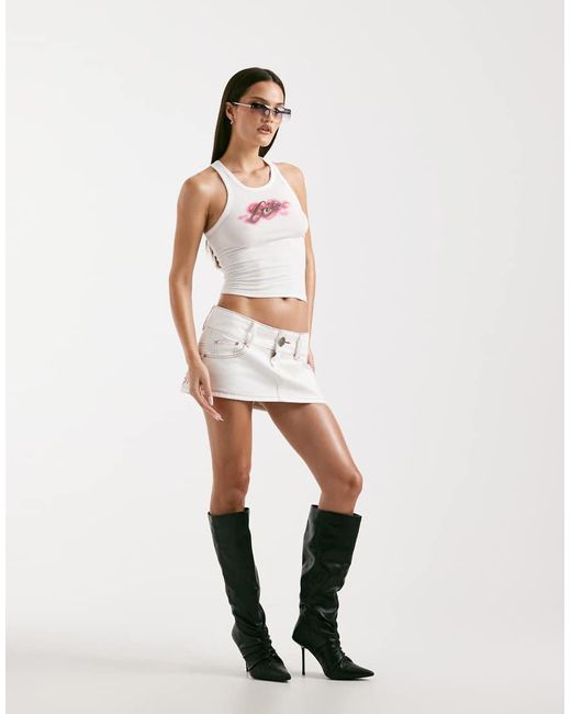 I.AM.GIA White Moxie Hot Pink Contrast Stitch Logo Detail Low Rise Denim Skort