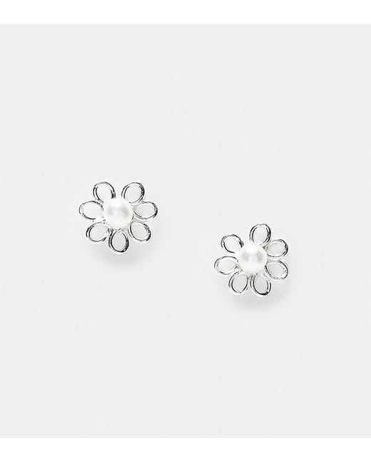 Pendientes De Botón De Plata De Ley En Forma De Flor Con Detalle De Perla De -Plateado Kingsley Ryan de color Multicolor