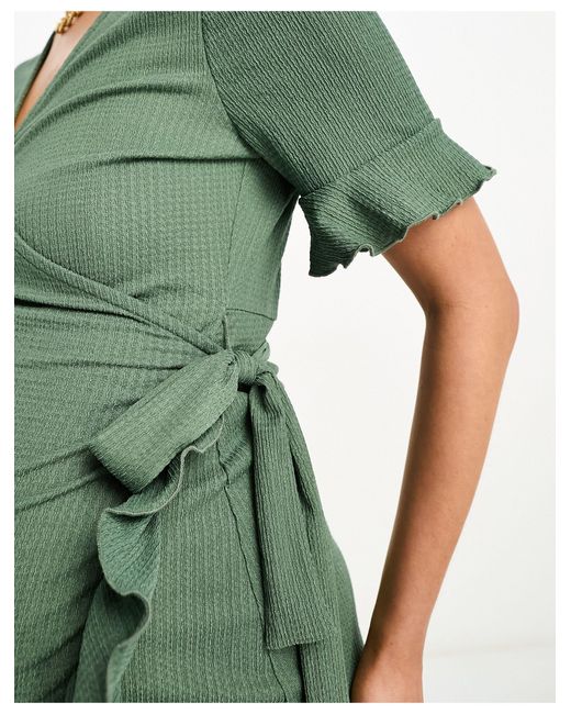 Robe portefeuille courte à volants - kaki Vero Moda en coloris Green