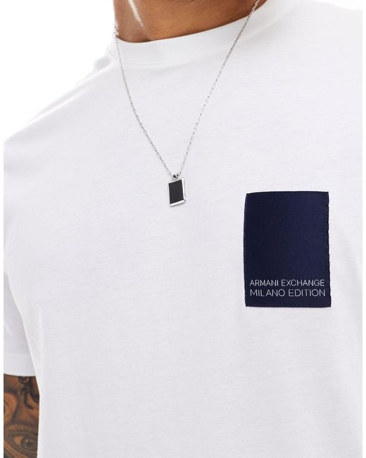 Camiseta blanco con recuadro pequeño del logo Armani Exchange de hombre de color White