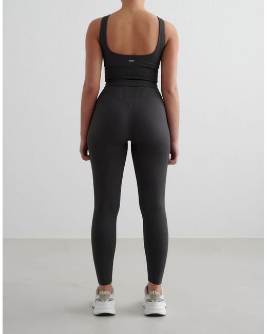 Aim'n Petite in het Black