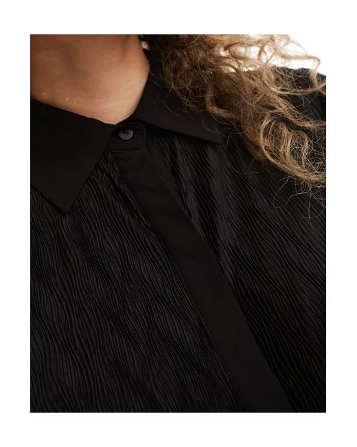 Camisa negra con patrón en zigzag Mango de color Black