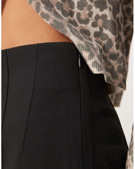 Pantalones De Sastre Negros De Pernera Tapered Y Talle Alto Con Detalle De Costuras De ASOS de color Black