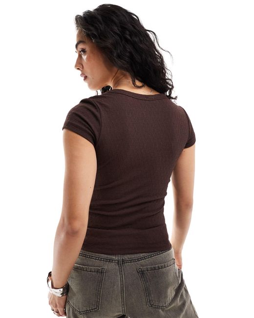Cotton on - t-shirt ajusté en maille pointelle à encolure dégagée - marron Cotton On en coloris Black
